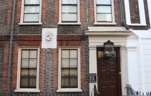 The front door of the Carlyle House on Cheyne Row, Chelsea. 