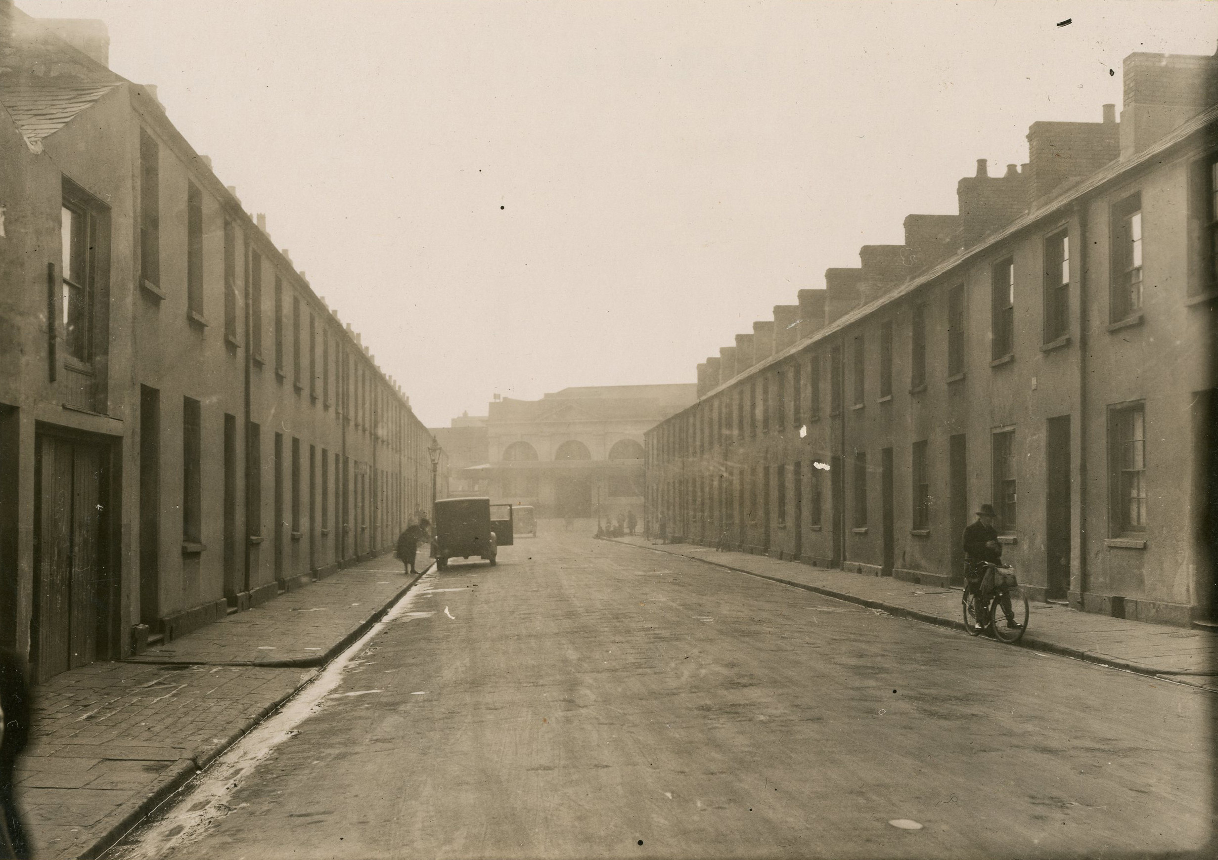 Terraced Housing in Temperance Town, Cardiff (Source: The Glamorgan Archives)