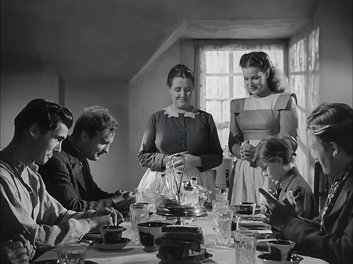 Meal scene from How Green Was my Valley