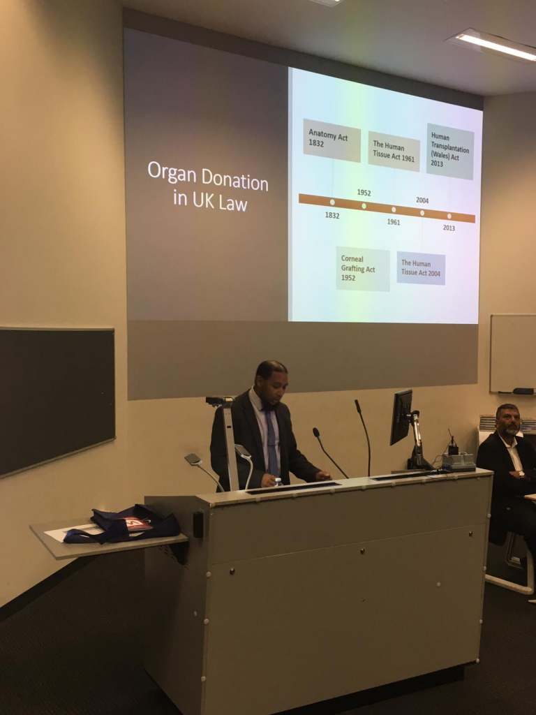 Dr Mansur Ali giving a lecture on organ donation in UK law