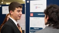 Amlygu Astudiaeth Achos: Arddangosfa ‘Posters in Parliament’