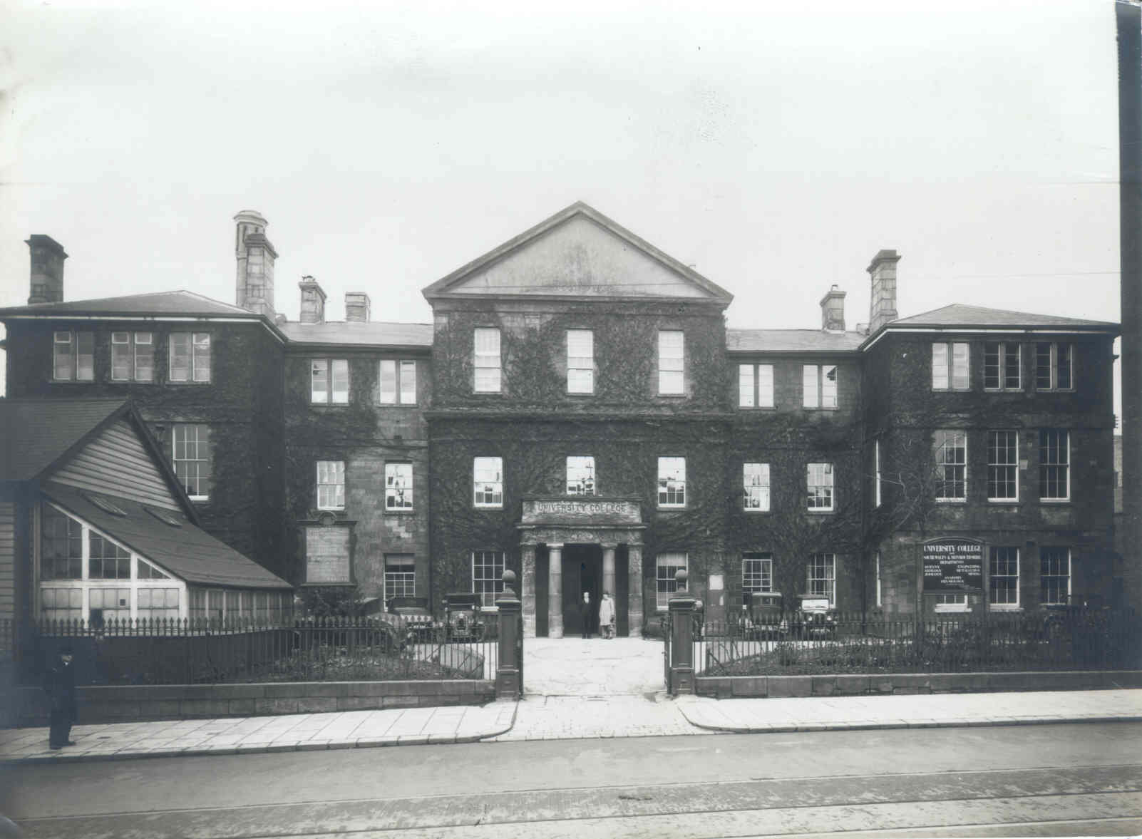 Photograph of the old college on Newport Road