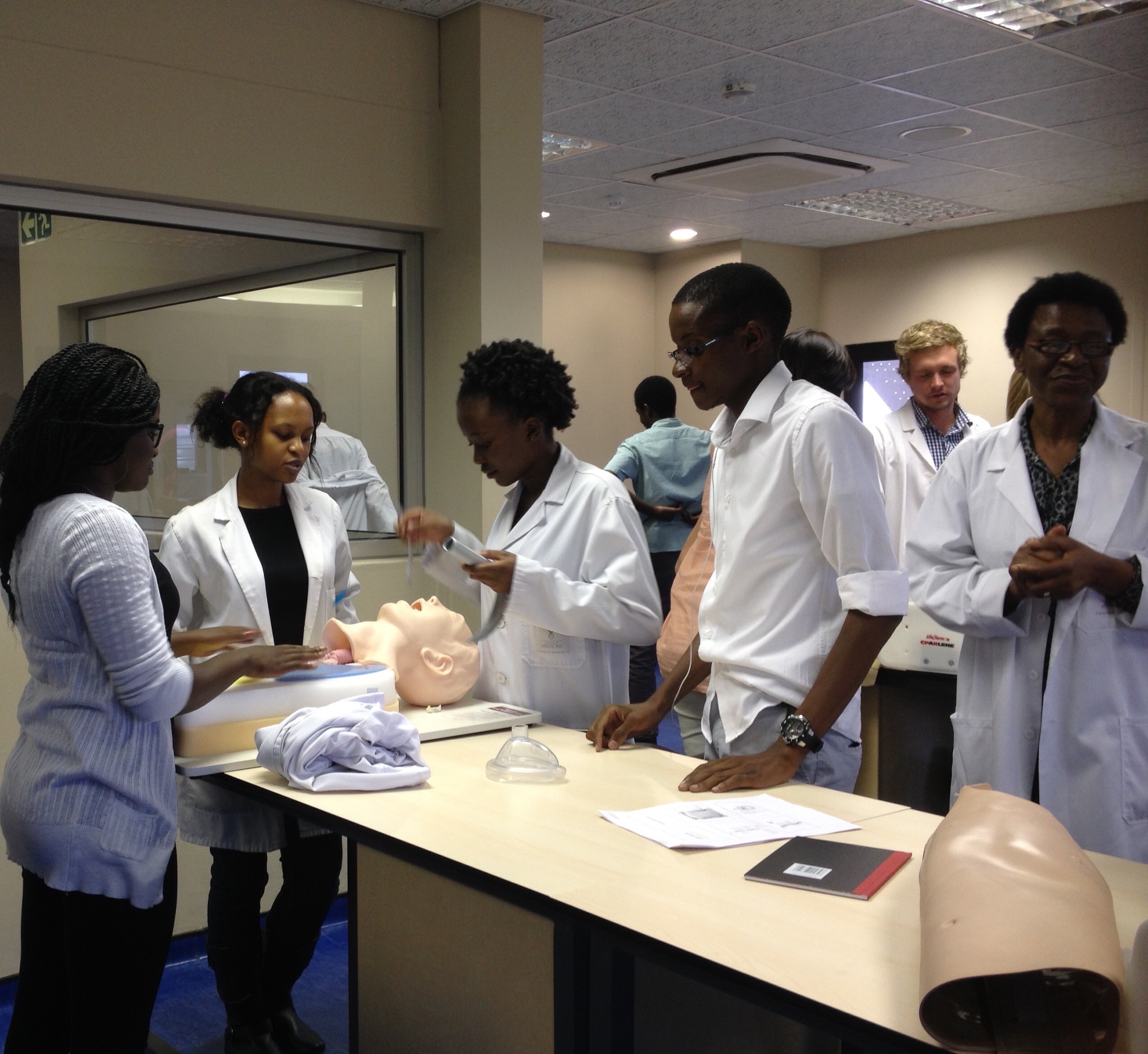 All students successfully complete their first Anaesthesia course at UNAM